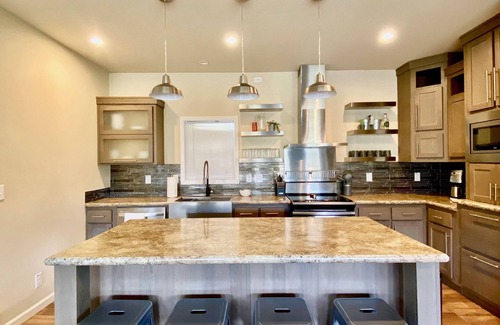 Victor House | Teton Trails Getaway-Basecamp for outdoor adventure-In between Jackson & Targhee