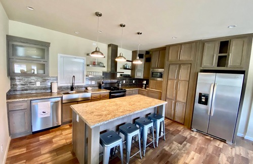 Victor House | Teton Trails Getaway-Basecamp for outdoor adventure-In between Jackson & Targhee