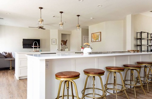 Austin House | Texas Hill Country - Luxury 5-Acre Getaway, Pool, Gourmet Kitchen, Venues Nearby