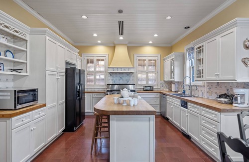 Medina Hotel | Texas Hill Country Resort