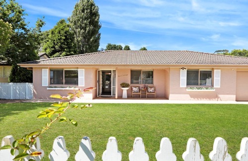 Bowral House | That Pink House! – pets welcome