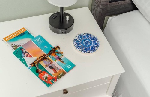 Cove Bay Apartment | Thatch Garden Apartment