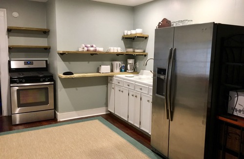 Natchez House | The 1853 Billiard Room Suite at Lansdowne 10 minutes from downtown!