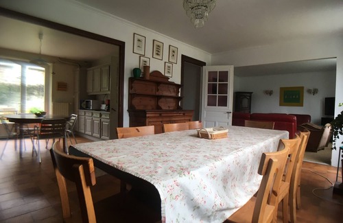 Reville House | The 36 is rated 2 *. 500 meters from the sea.