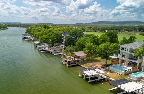 Kingsland House | The 563 Villa with Concierge Services