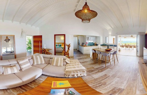 Orient Bay Villa | The 6-bedroom Villa