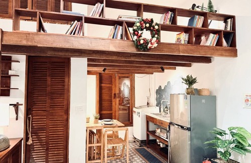 Hoan Kiem Apartment | The 90s - Cozy Rustic Nest In Old Quater 3mins to Sword Lake