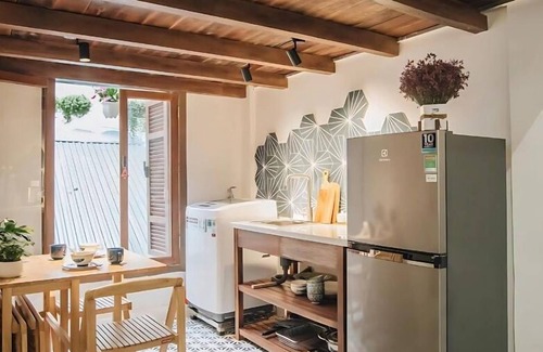 Hoan Kiem Apartment | The 90s - Cozy Rustic Nest In Old Quater 3mins to Sword Lake