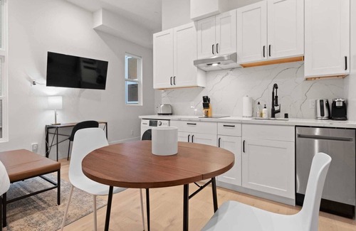 Pacific Heights Apartment | The Addison by Kasa | Delightful Queen Studio | San Francisco