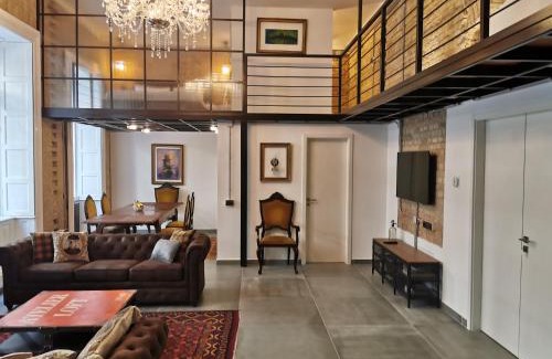 Palace District Apartment | The Address Loft 22ppl