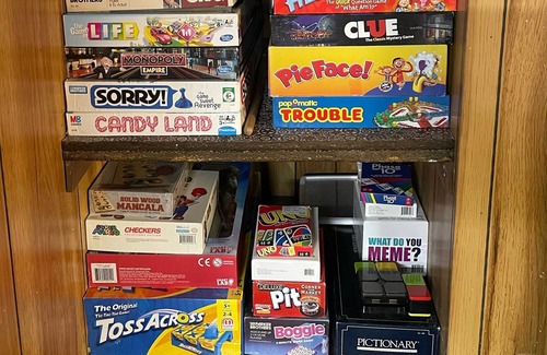 Davenport House | The Adventure Home AMAZING neighborhood center of the Quad Cities Dogs welcome!!