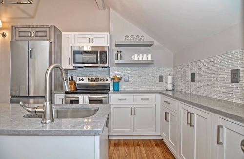 Beacon Hill Apartment | 🌳The Aerie - Swanky Brownstone🏨Walk to MGH🌳Posh Street🐶Dogs Welcome👗Laundry