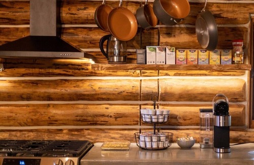 Talkeetna House | The Airstrip/Custom Hot Tub