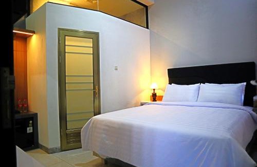 Surabaya House | The Al's By ZIRI - Syariah