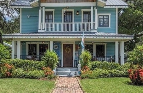 South Seminole Heights House | The “Amanda House” historic 1926 restored beauty 5 minutes from Armature Works