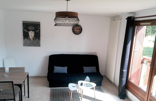 Lompnes Apartment | The apartment of Lônes -