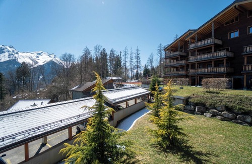 Barboleusaz Apartment | The apartment is located 150m from the Place de la Barboleuse in Gryon, close to all amenities, the
