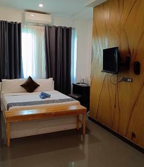 Legazpi Hotel | The ApplePeach House