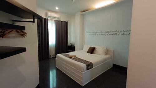 Legazpi Hotel | The ApplePeach House