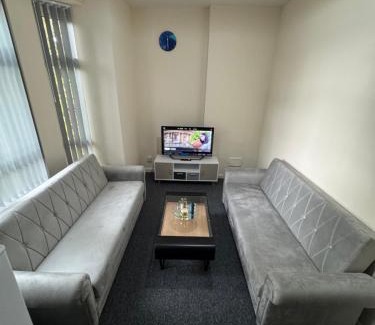 Manchester Apartment | The Arbor Escape