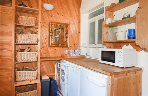 Boscundle Cottage | THE ARK COTTAGE, pet friendly, character holiday cottage in St Blazey