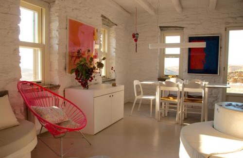 Vourkari House | The Art House