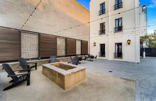 East Village Apartment | The Artifact Hotel