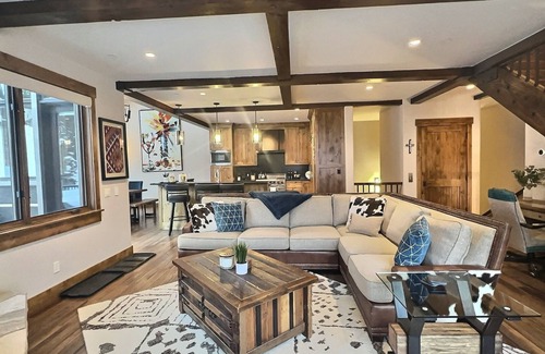 Copper Mountain Cabin | The Artisan Lodge ⛷ Ski In/Out 🔱 Gated ♨️ Rooftop Spa $0 Cleaning & Pet Fee