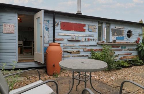 Herne Bay House | The Artist's Cabin By The Sea