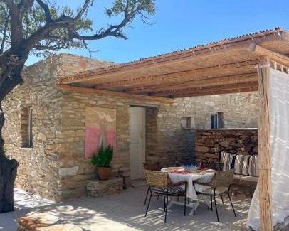 Milopotas Villa | The Artists House - Atelier Suite