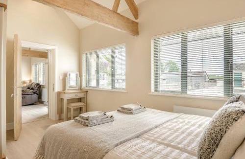 Trowbridge House | The Ash - Arnolds Hill