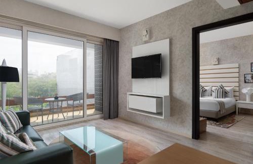 DLF Phase 1 Hotel | The Atara Near Golf Course Road