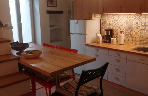 Tusson House | The atypical, charentaise deumeure in the heart of Tusson