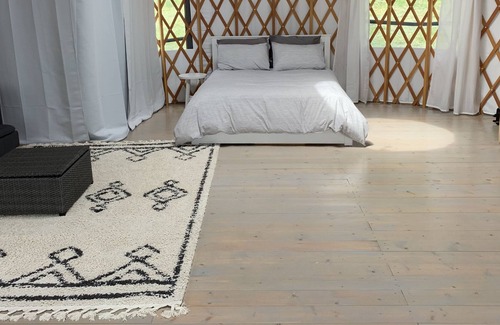 Vashon Island House | The authentic PNW waterfront yurt glamping experience!