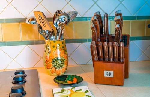 Mount Dora Hotel | The Azalea - Estate at Mount Dora: Free City Shuttle, Parking, and more!