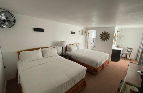 Seligman Hotel | The Aztec Motel & Creative Space