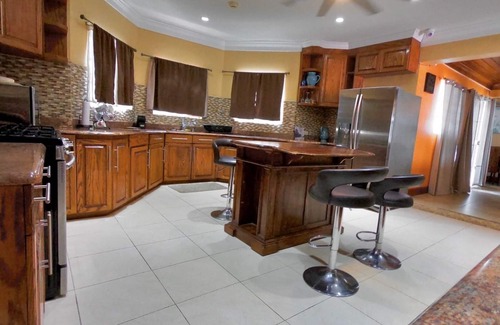 Gambier House | The Bahamas Blue Mansion