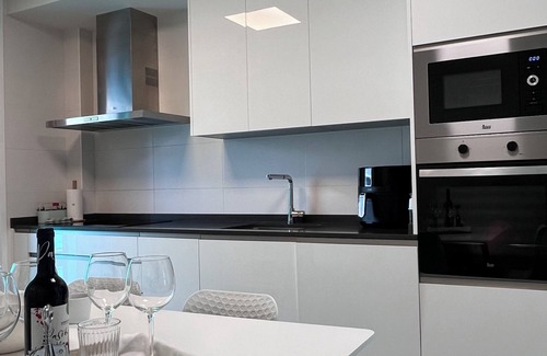 Barrio de Jesus Apartment | The Balcony of Ebro (parking option)