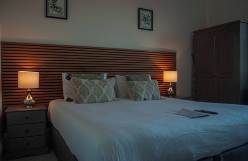 Nairn Hotel | The Bandstand