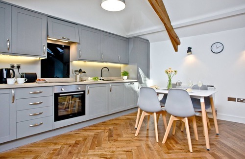 Torcross House | The Barn, 22 At The Beach - a house that sleeps 4 guests in 2 bedrooms