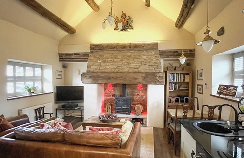 Barlow Cottage | The Barn at Woodland View