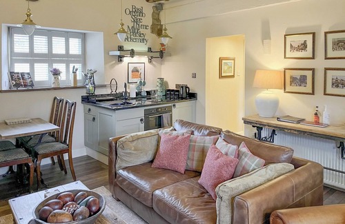 Barlow Cottage | The Barn at Woodland View