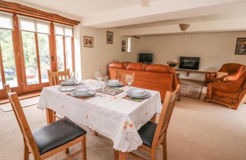 Gilwern House | The Barn