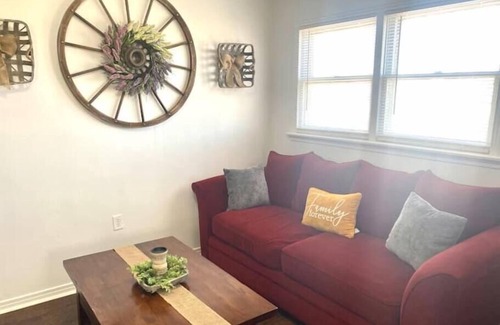 Amarillo House | The Barnyard *Perfectly Located off I-40*