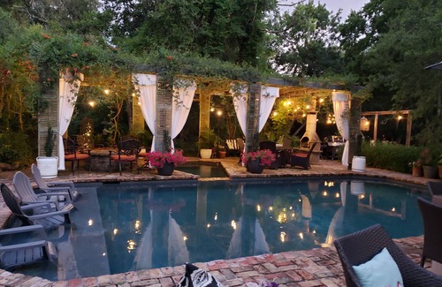 Dickinson Cottage | The Barracks, beautiful 2-bedroom private cottage with garden bath and porch