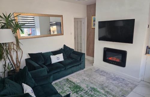 Slyne House | The Bay Cottage Hot Tub & Sauna Morecambe Bay