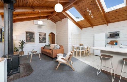 Separation Creek House | The Beach Cottage