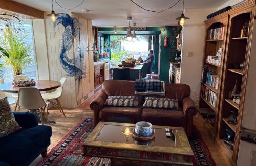 Sandgate House | The beach cottage