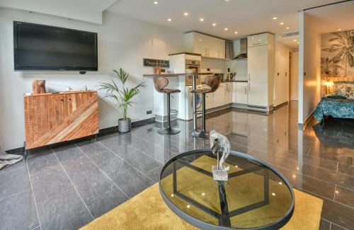 Saint-Laurent-du-Var Apartment | The Beach Dream