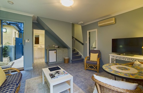 Collingwood Park Hotel | The Beach House at Bayside